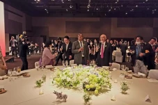 Hadiri Jamuan Gala Dinner,...
