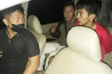 Berdalih untuk Biaya...