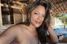 Marion Jola Tampil Seksi...