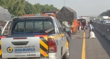 Tabrakan Beruntun di...