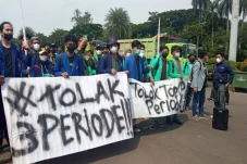 Golkar: Demo Silakan,...