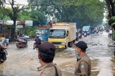 Jalan M Toha Tangerang...