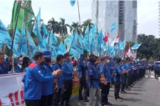 Aksi May Day, Ratusan...