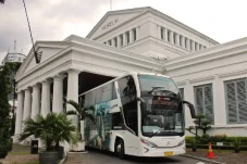 Bus Wisata Transjakarta...