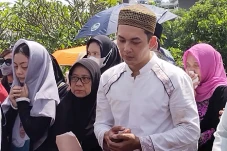 Sibuk Syuting, Kiki...