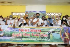 Majukan Ekonomi, Warga...