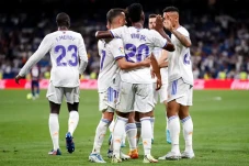 Real Madrid Pakai Formasi...