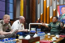 Terima Atase AS, Jenderal...