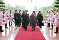Bertemu Menhan Vietnam,...