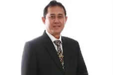 Berlatar Belakang Dunia...