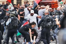 Brutal! Polisi Israel...