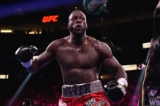 Deontay Wilder Perebutkan...