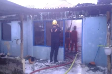 4 Rumah Dinas RS Marzoeki...