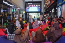 Berkolaborasi dengan...