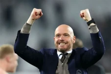 Erik Ten Hag Bertolak...