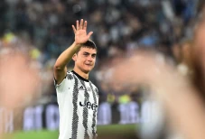 Sang Kapten Paulo Dybala...