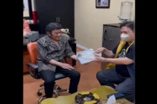 Rhoma Irama Dapat Head...