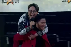 Raih Poin 100, Tri Buana...
