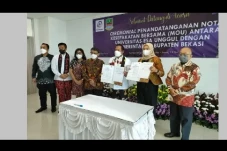 Universitas Esa Unggul...