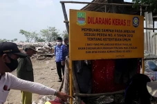 Didemo Warga, TPS Ilegal...