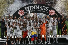 Rekor Impresif Eintracht...