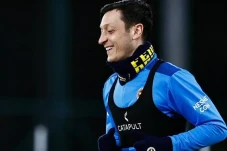 Mesut Ozil ke Indonesia,...
