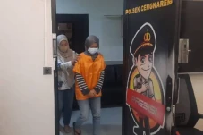 Sebelum Membunuh, Neneng...