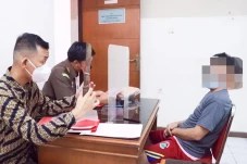 Sering Nonton Video...