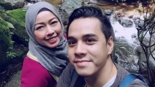5 Artis Menikah dengan...