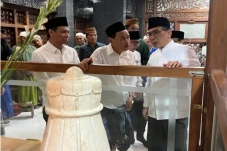 Gus Yahya Sambangi Pesantren...