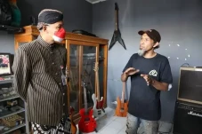 Gara-Gara Lapak Ganjar,...