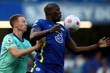 Chelsea Amankan 3 Besar,...