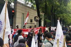 Buntut Pengusiran UAS,...