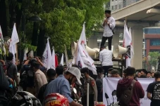 Pemerintah Singapura...