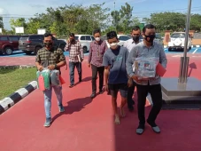 Mahasiswa Putus Kuliah...
