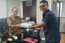 Angkat Disertasi Industri...