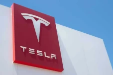 Tesla Dikabarkan Bakal...