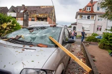 Tornado Terjang Jerman,...