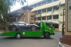 Lagi, Super Car Milik...