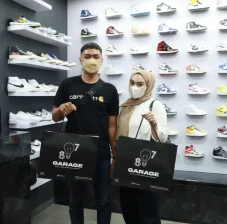 Tampil Modis dengan...