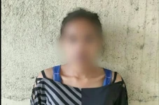 Nekat Curi HP di Rumah...