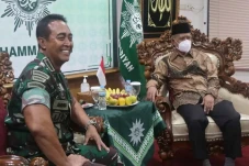 Dikunjungi Jenderal...