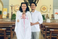 Anak Dimas Anggara Dibaptis,...