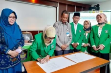 Fakultas Sastra UMI...