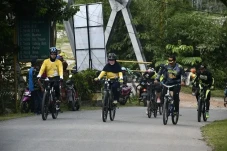 Ratusan Pesepeda Meriahkan...