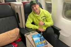 Mesut Ozil Dalam Perjalanan...
