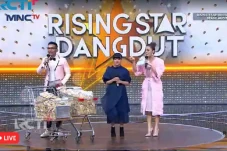 Heboh Iis Dahlia Borong...