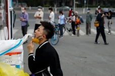 Bendung Covid-19, Beijing...
