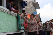 Ratusan Rumah Masih...