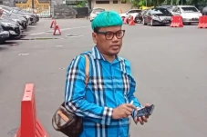 Uya Kuya Sambangi Polda...